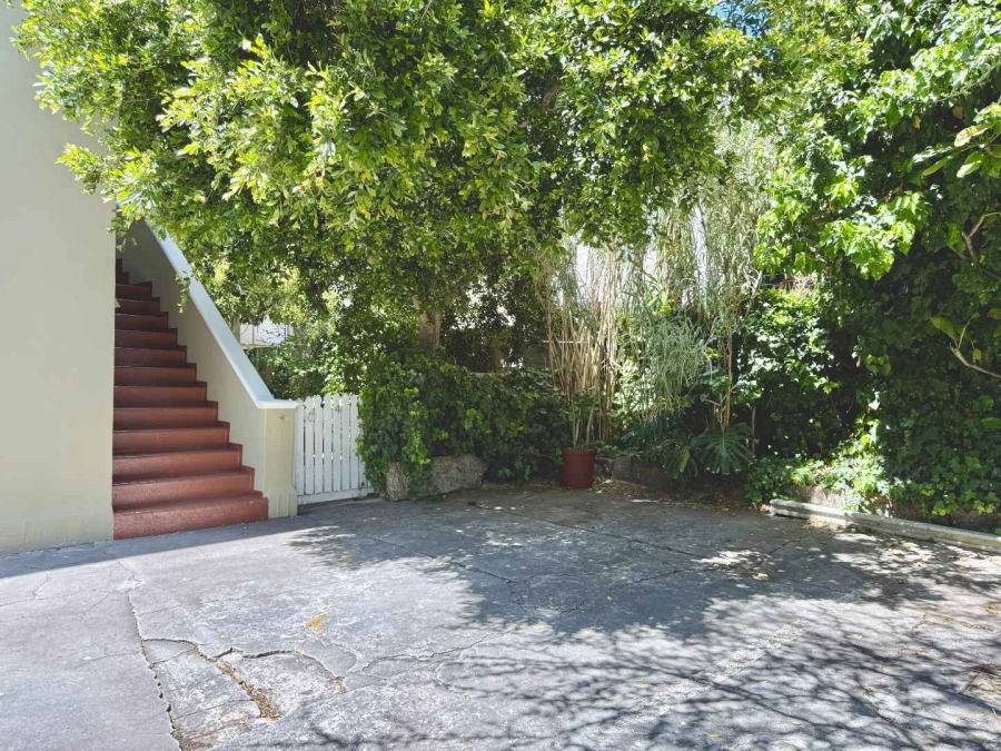 To Let 1 Bedroom Property for Rent in Vredehoek Western Cape